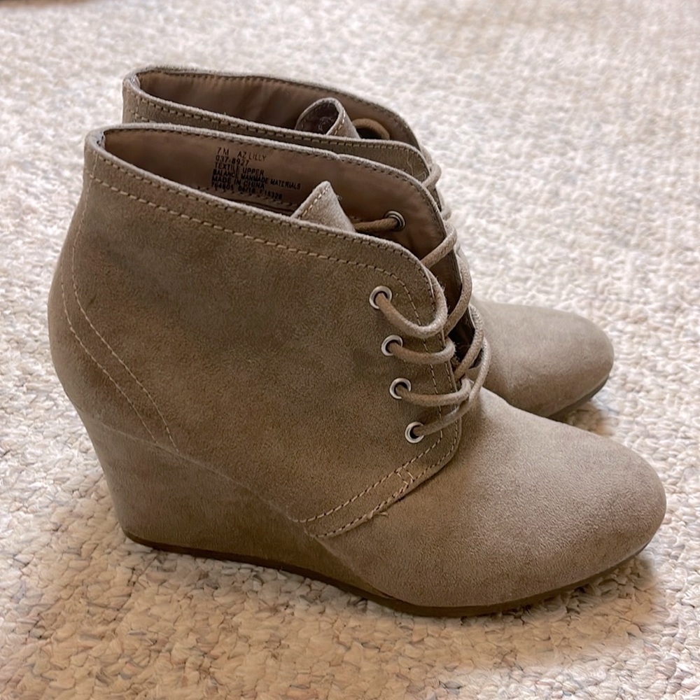 EUC Arizona Jeans Co. Memory Foam Wedge Ankle Boots